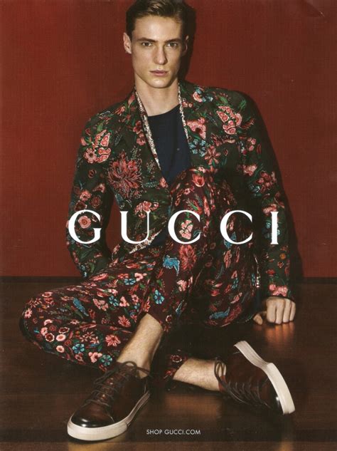 Gucci Luxury Fashion For Men & Women .